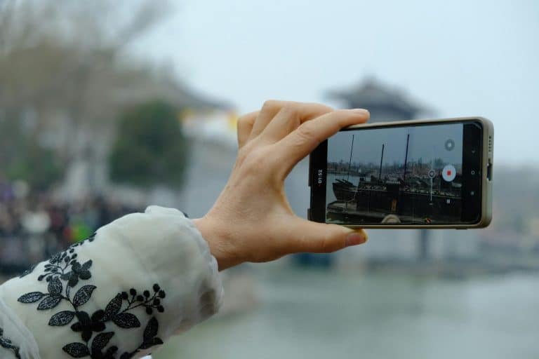 The Psychology of Food Photography in Digital Culture