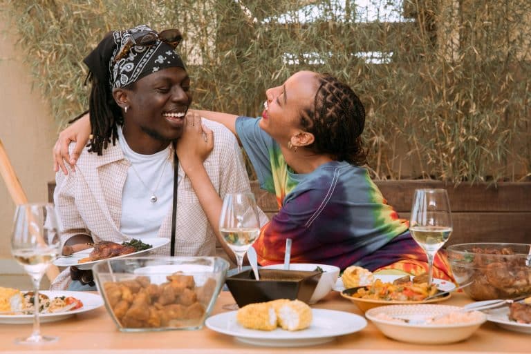 The Psychology of Shared Meals: How Eating Together Affects Relationships