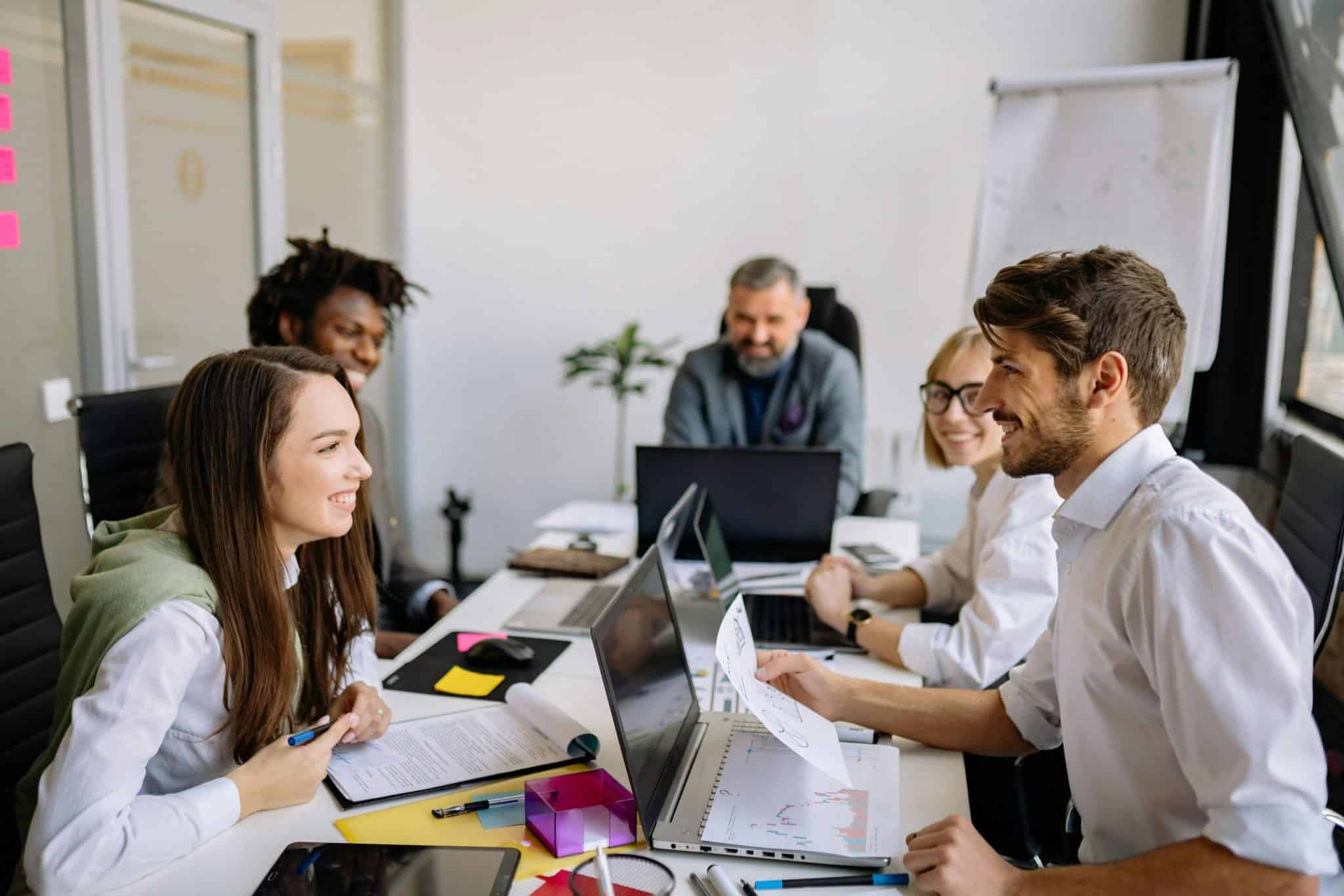 The Art of Professional Networking in Virtual Environments